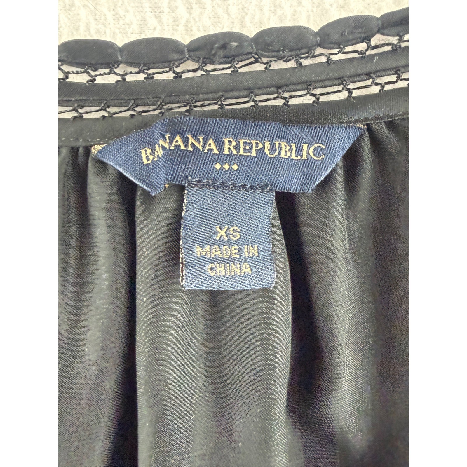 Banana Republic Black Satin Cap Sleeve Blouse Crochet Trim Side Tie Bow XS