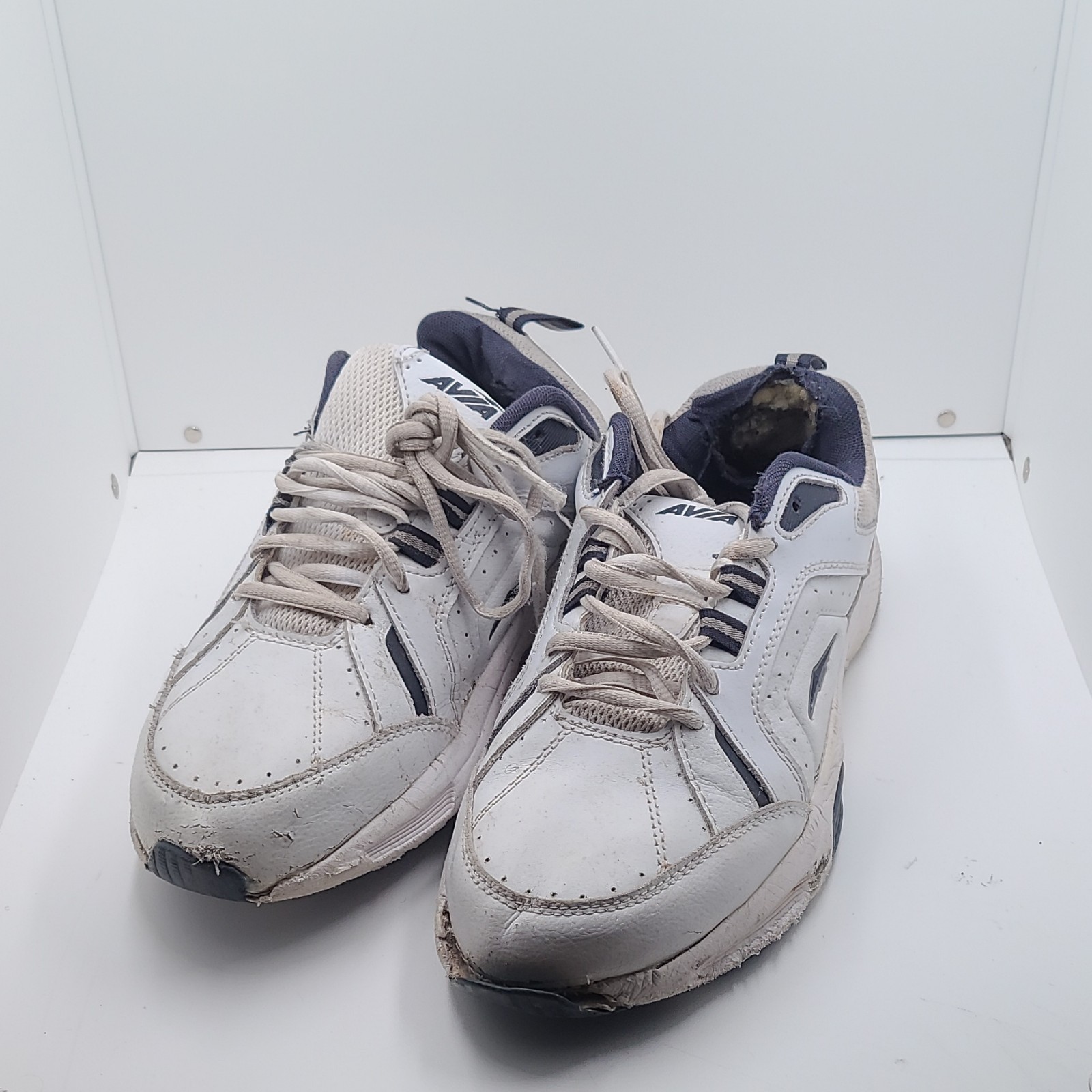 Avia Men’s Low Top White/Navy Lace-Up Solid Athletic Sneakers