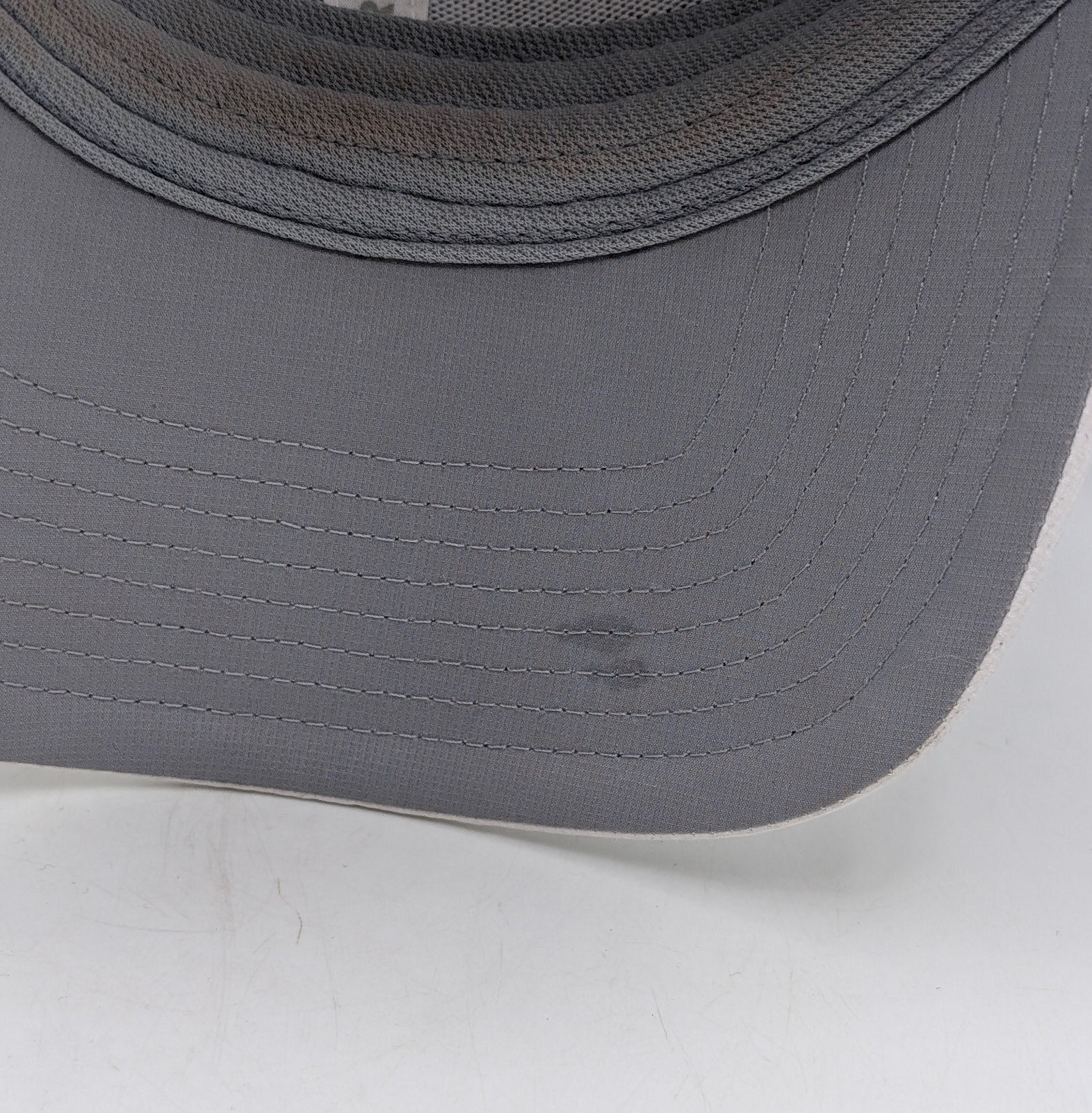 Titleist Pro V1 Golf Hat White Adjustable Strap Back Cap Unisex OSFM SEE PICS
