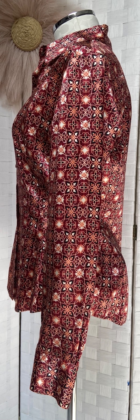 Isabella DeMarco 100% Silk Button Down Geometric Print Burgundy Blouse Size M