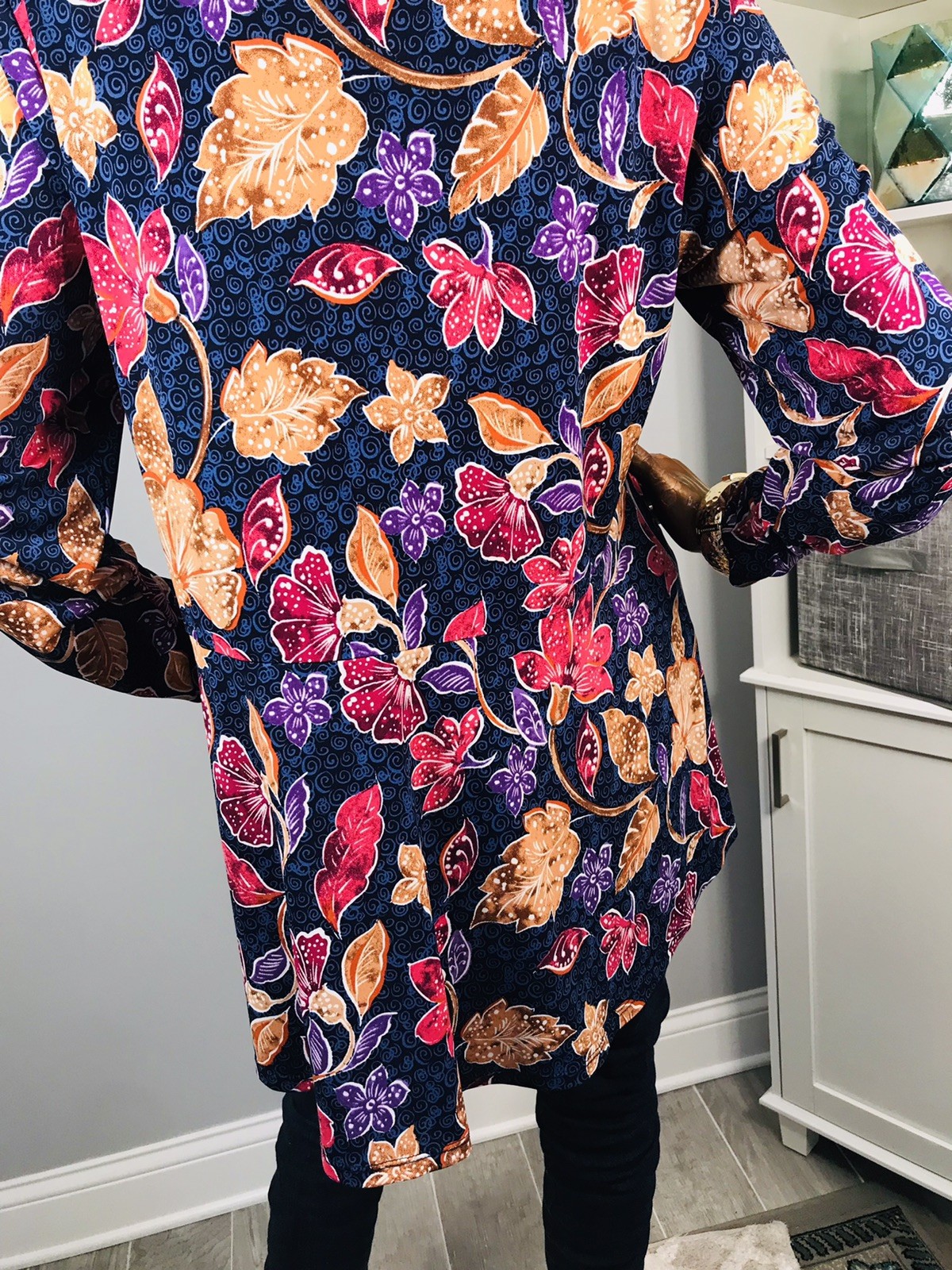Susan Graver L Top Stretch Loose Fit Floral Prints Blouse Tunic Long Slv Low Cut