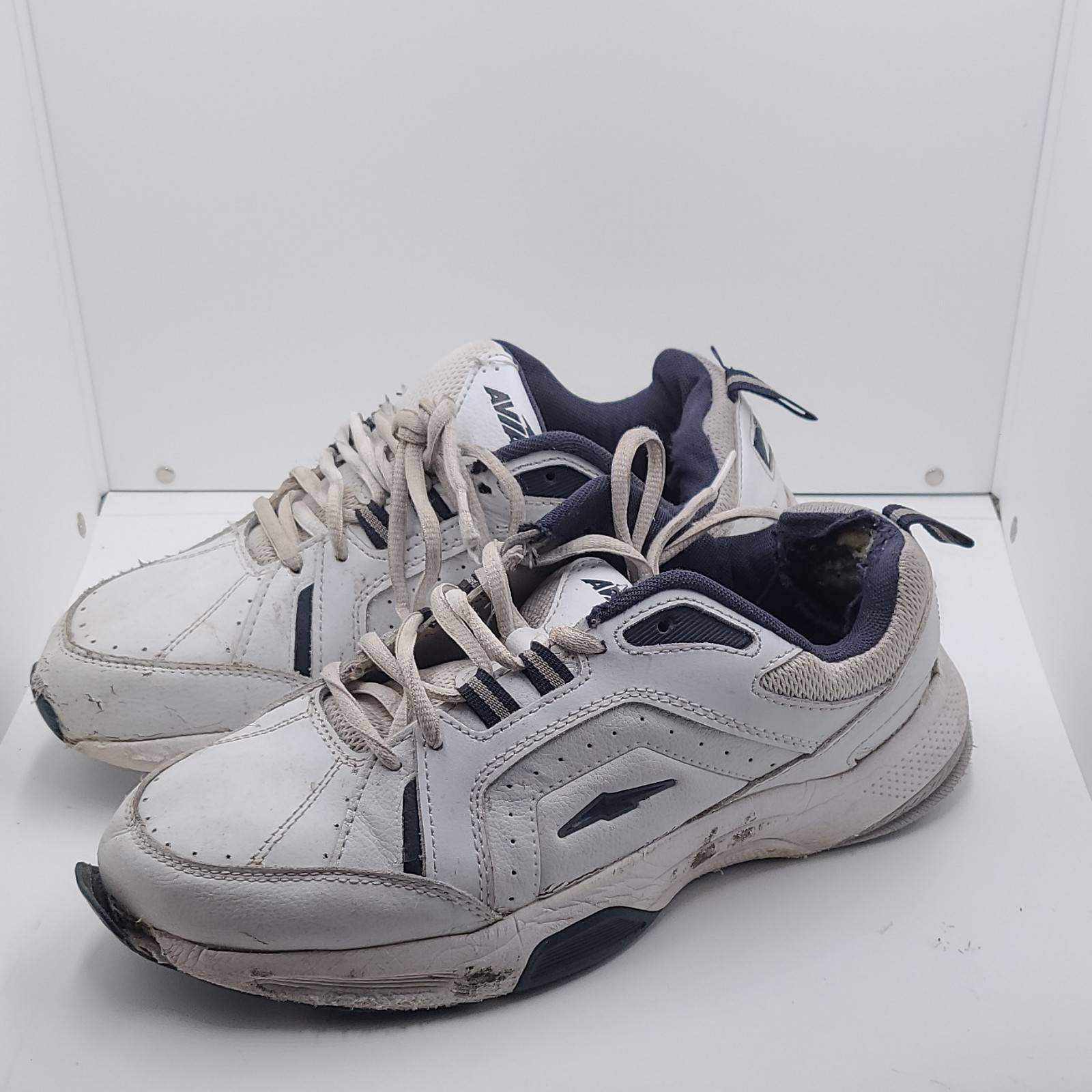 Avia Men’s Low Top White/Navy Lace-Up Solid Athletic Sneakers