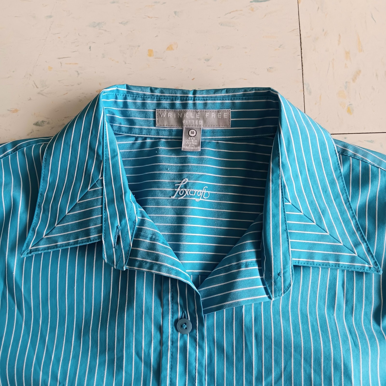 Foxcroft Non Iron Shaped Fit Shirt Women’s Size 10 Turquoise Stripes Button Up