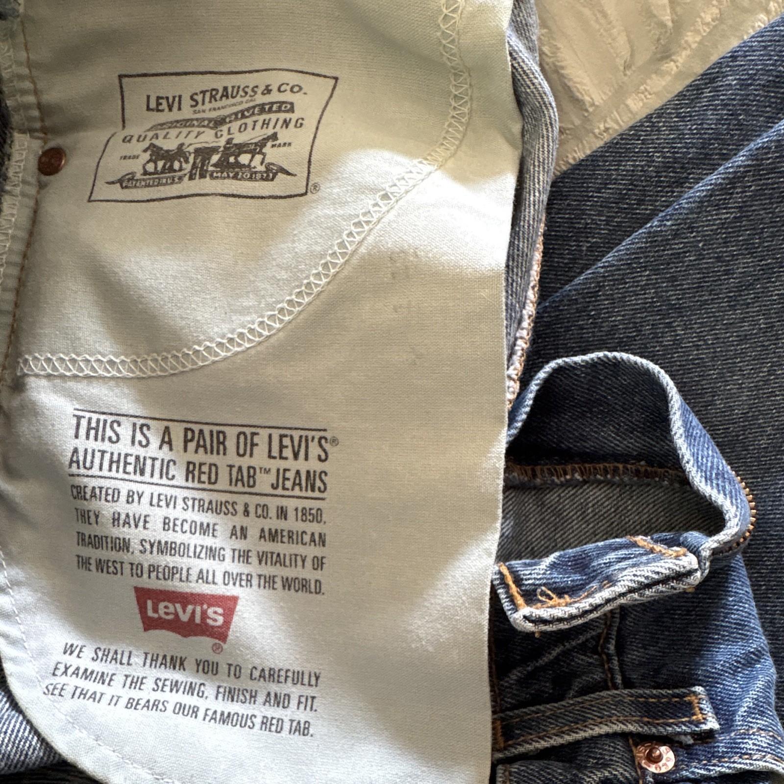 Levi’s Men’s 550 Relaxed Fit Straight Leg Jeans Medium Wash Blue Mid Rise