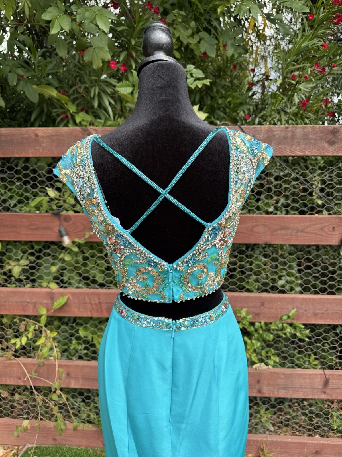 Sherri Hill Aqua Beaded Sequin Mermaid Gown V-Neck two-piece Long Formal 4