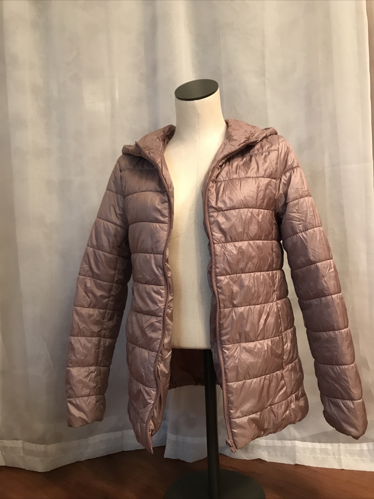 FOREVER 21 Woman’s All Seasons Lightweight puffer jacket hood pockets zip Small
