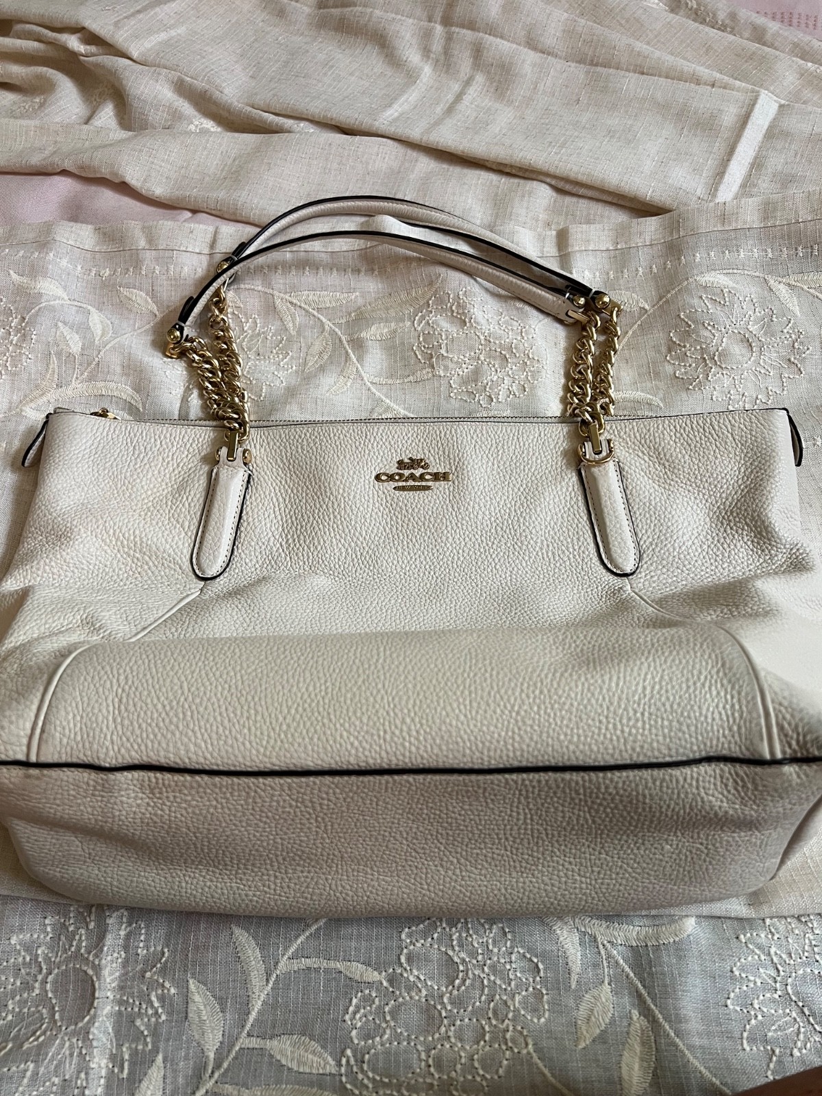 Assorted Coach purses, totes & wallets & Michael Kors tote. More pics, just ask.