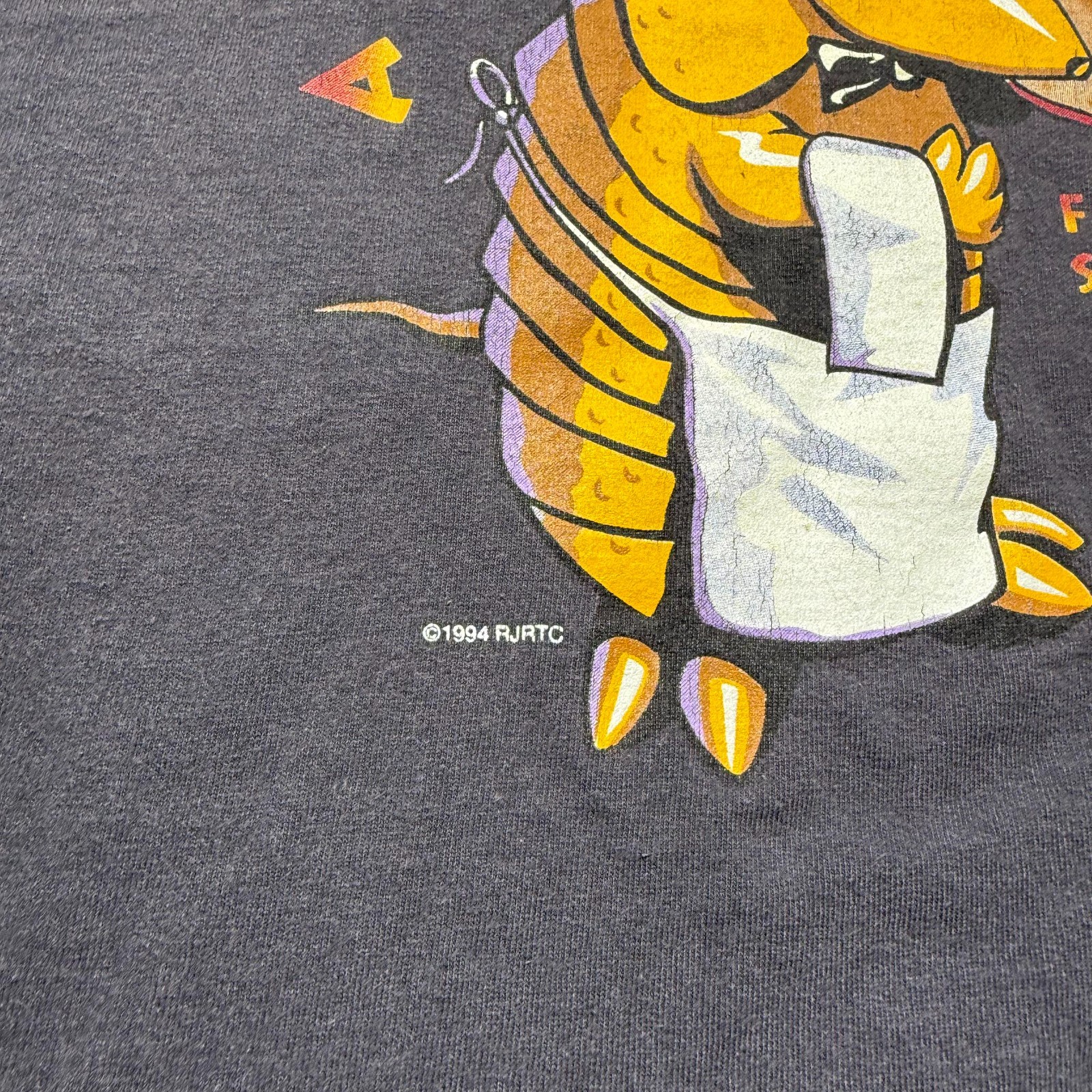 Vintage 1994 Select Weekends Armadillo Food & Spirits Pocket T-Shirt USA Made XL
