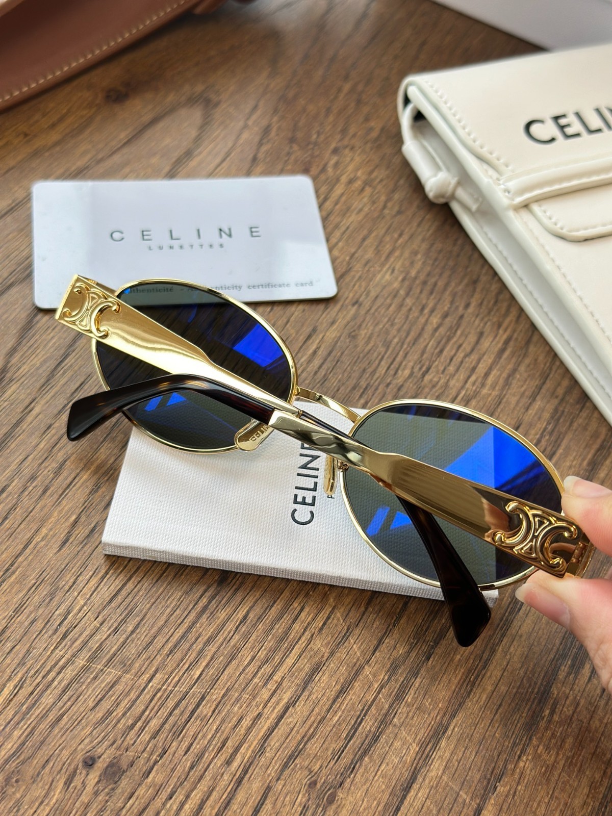 NEW Metal Triomphe Celine CL40235U Gold/Green Lens Oval Women’s Sunglasses