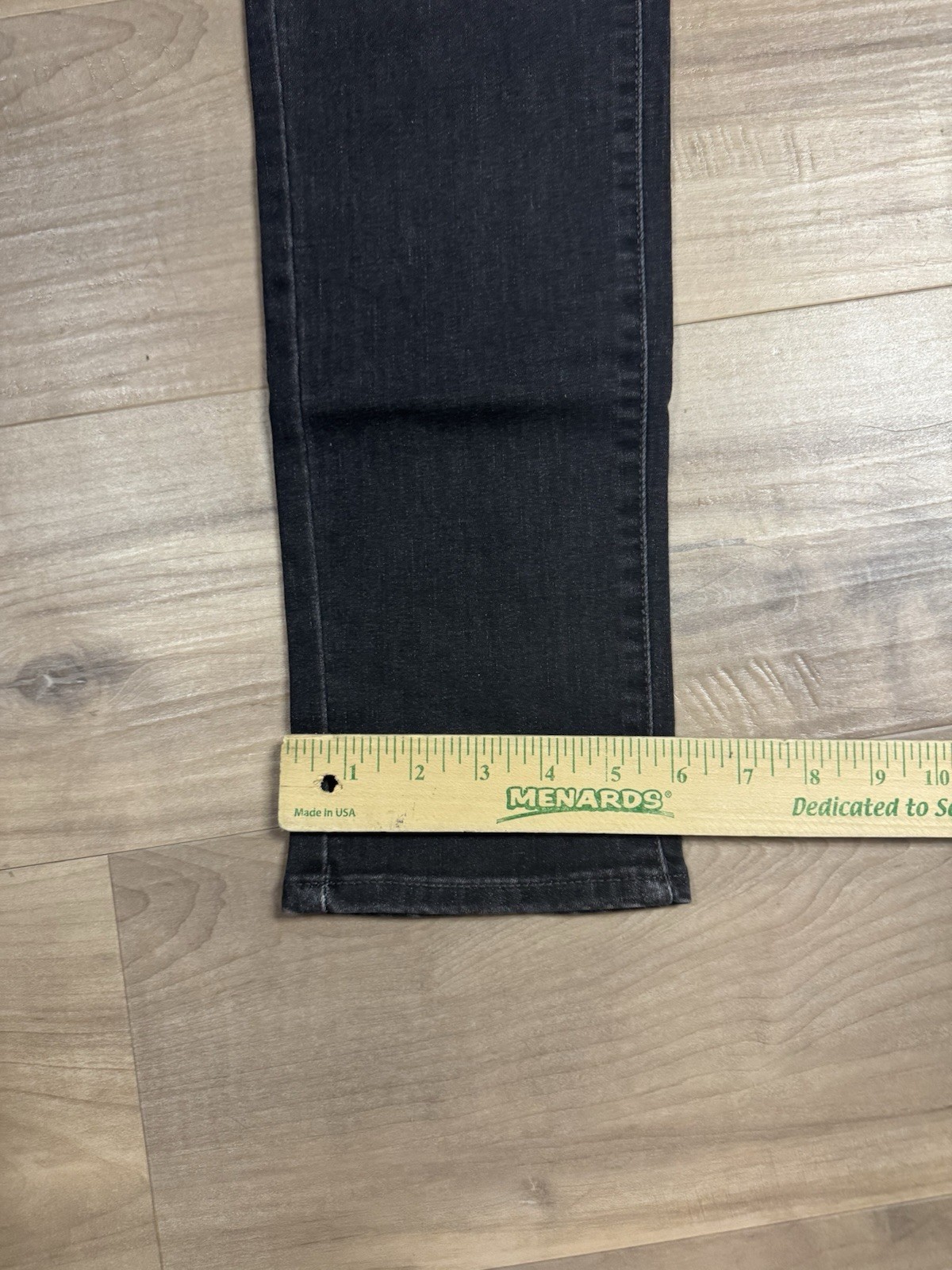 Levi’s Women’s Stretch 311 Shaping & Tummy Slimming Skinny Jean Black 33×30 NWT