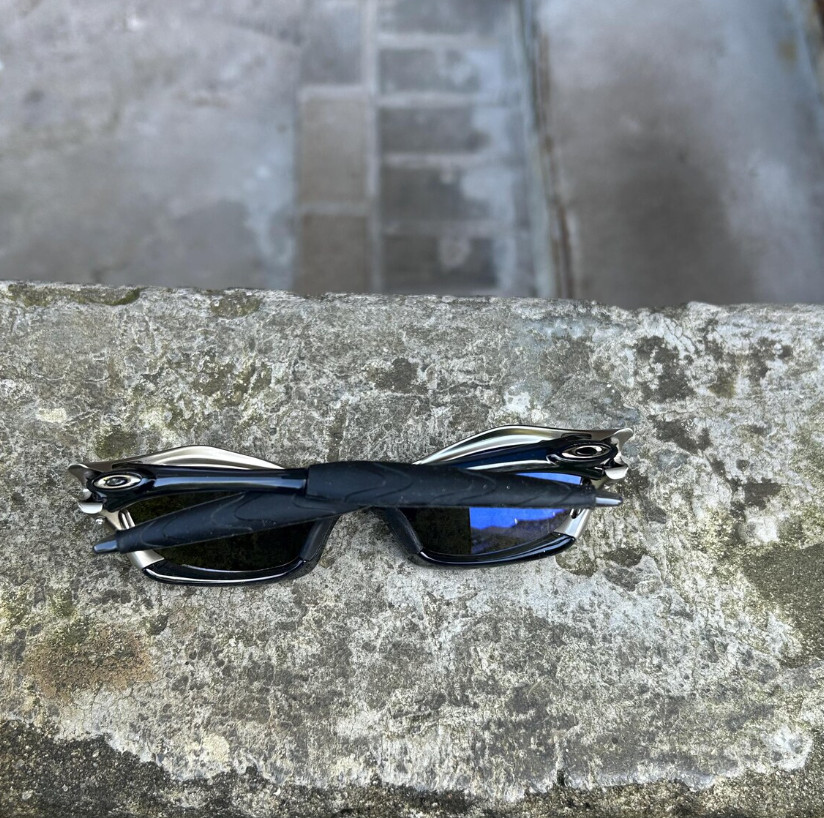 Vintage Oakley Splice Blue Sunglasses Sliver Frame Gorpcore Style
