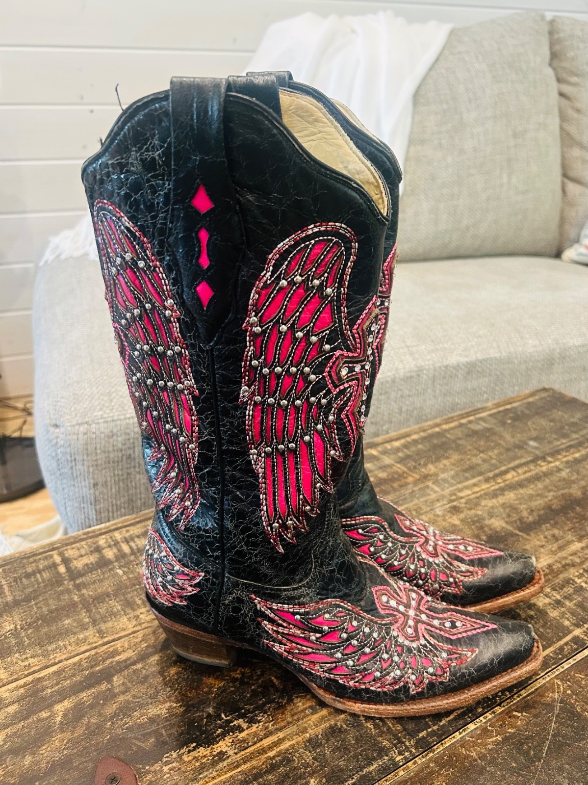 corral vintage womens boots size 7.5 black with pink