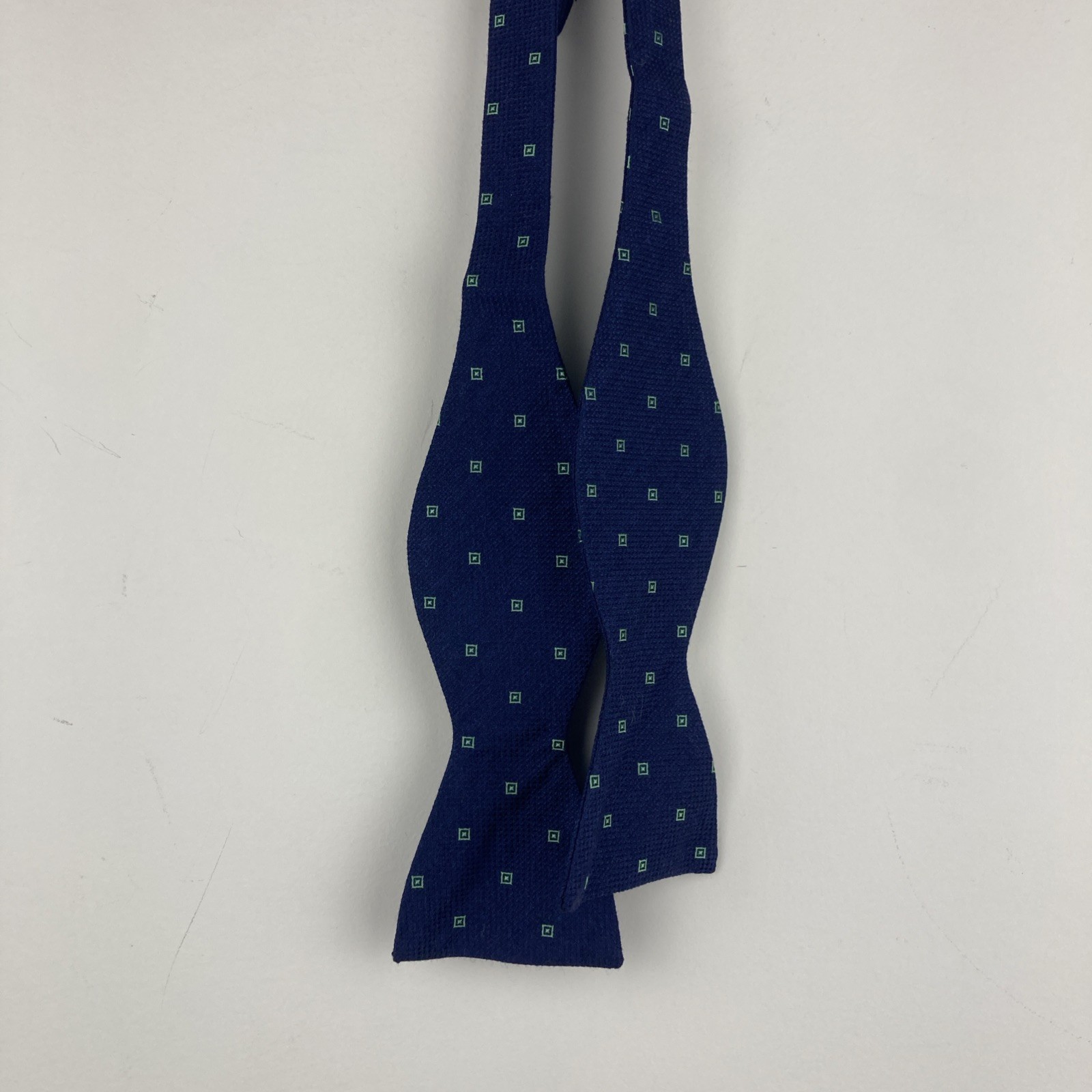 Jos A Bank Mens Silk Bow Tie Navy Blue Polka Dot Adjustable Self Tie Formal