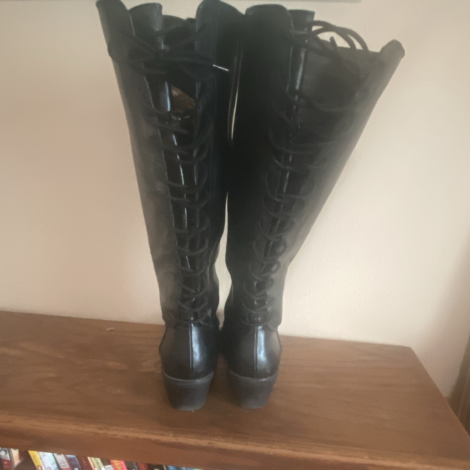 Eurosoft Women’s Black Leather Riding Boot Round Toe with zipper and Lace-Up 8M