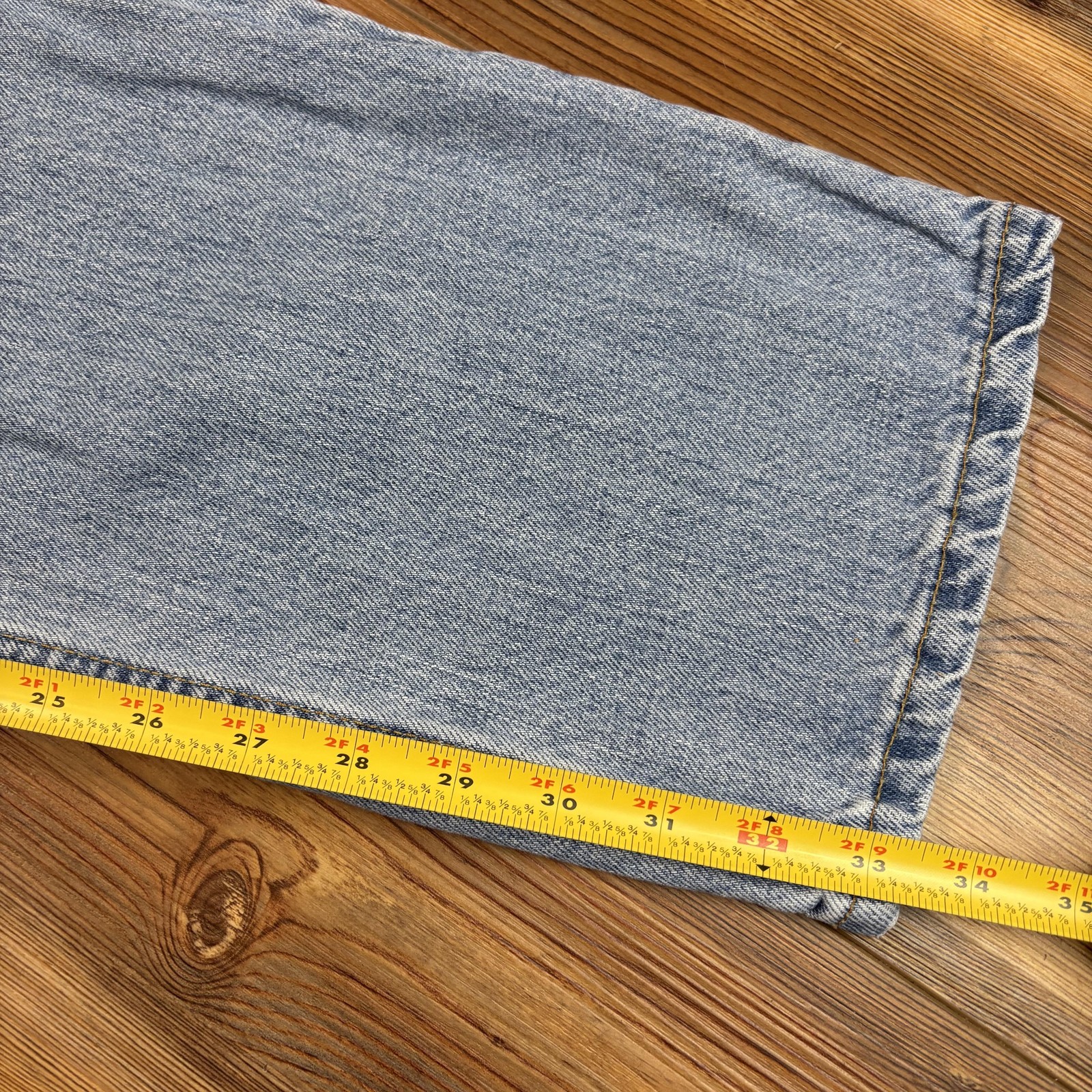 Levis 550 Jeans Mens 34×34 Light Wash Blue Denim Relaxed Fit Tapered Leg Zip Fly
