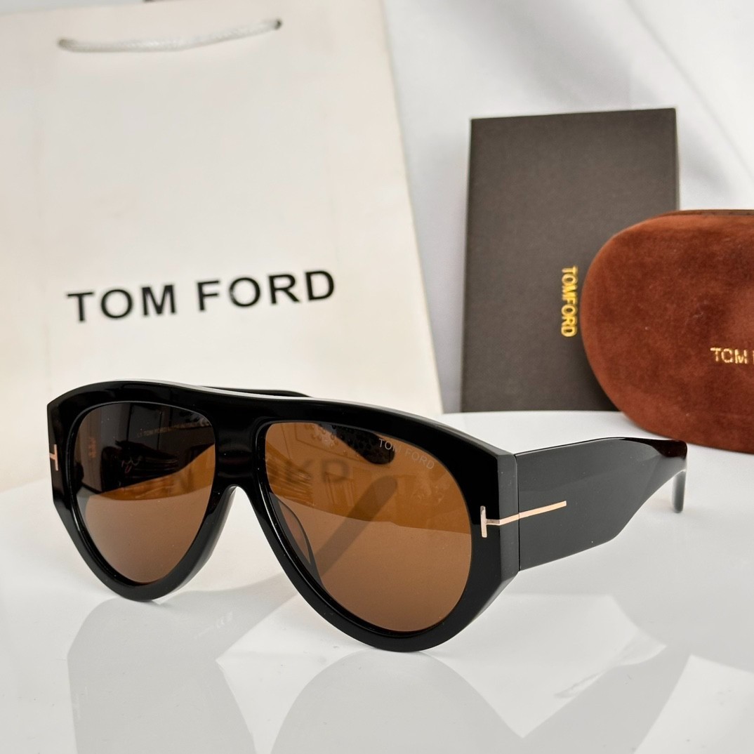 Tom Ford large black frame amber orange lens sunglasses TF1044 60-12-140