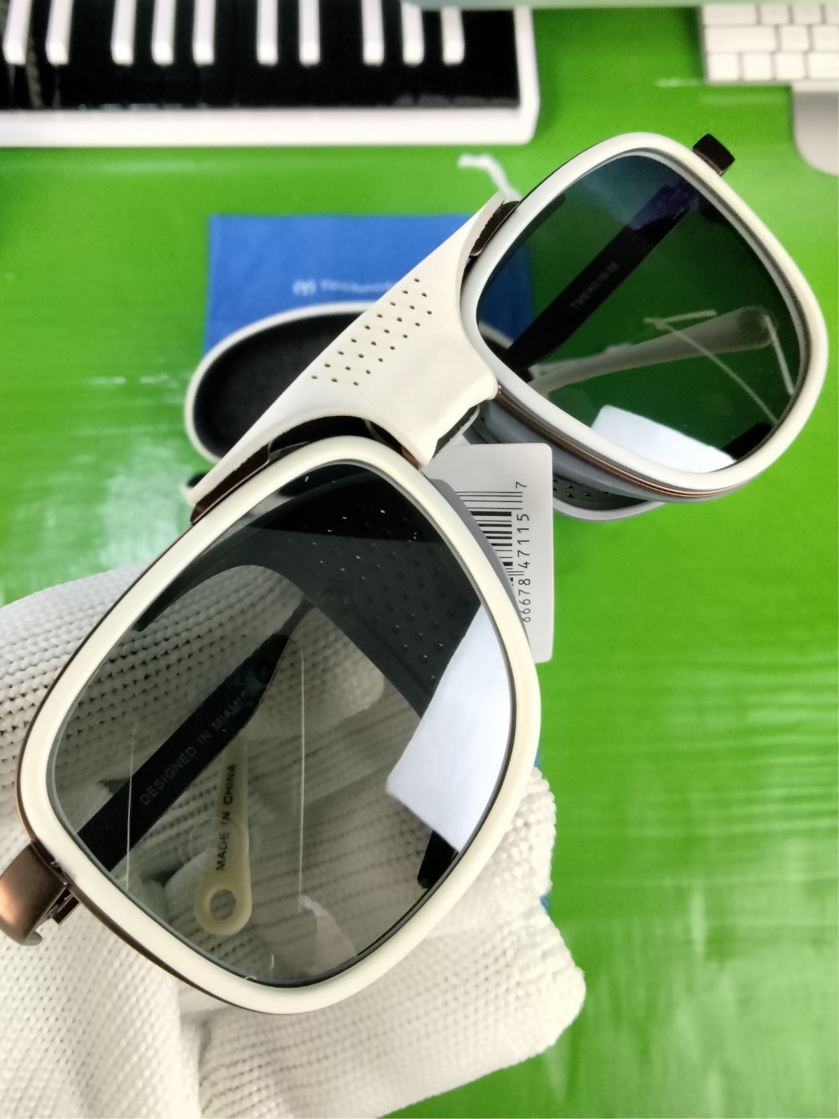 TechnoMarine Unisex Polarized Sunglasses Silver Mirror Beige WHT Trim TR90 Frame