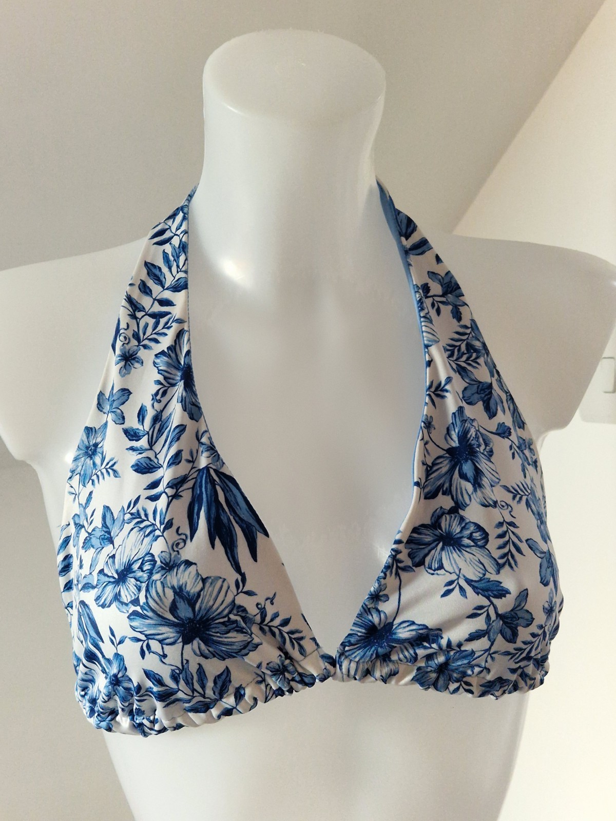 14 Bikini Top Halter Neck Fully Lined Blue Floral