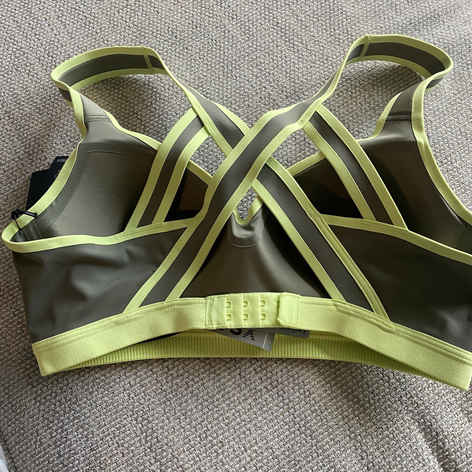 VSX Victoria’s Secret Incredible Max High Support Sports Bra 36D Olive Neon