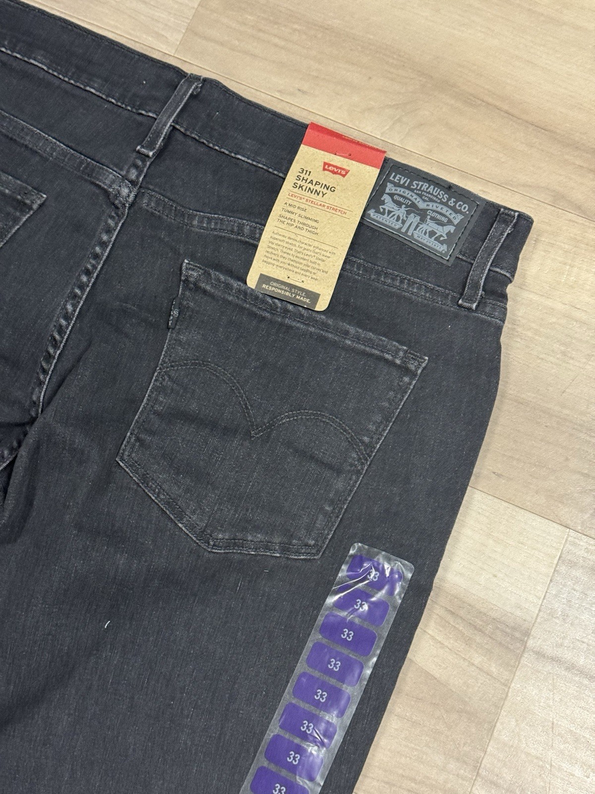 Levi’s Women’s Stretch 311 Shaping & Tummy Slimming Skinny Jean Black 33×30 NWT