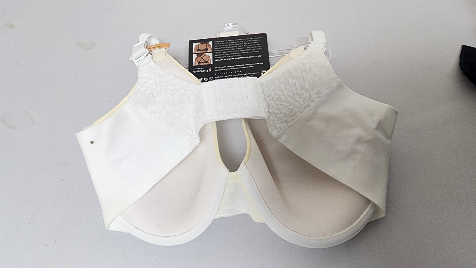 Bali Comfort Revolution Soft Touch T-Shirt Bra – White – 36DD – DF3468 – Imperf