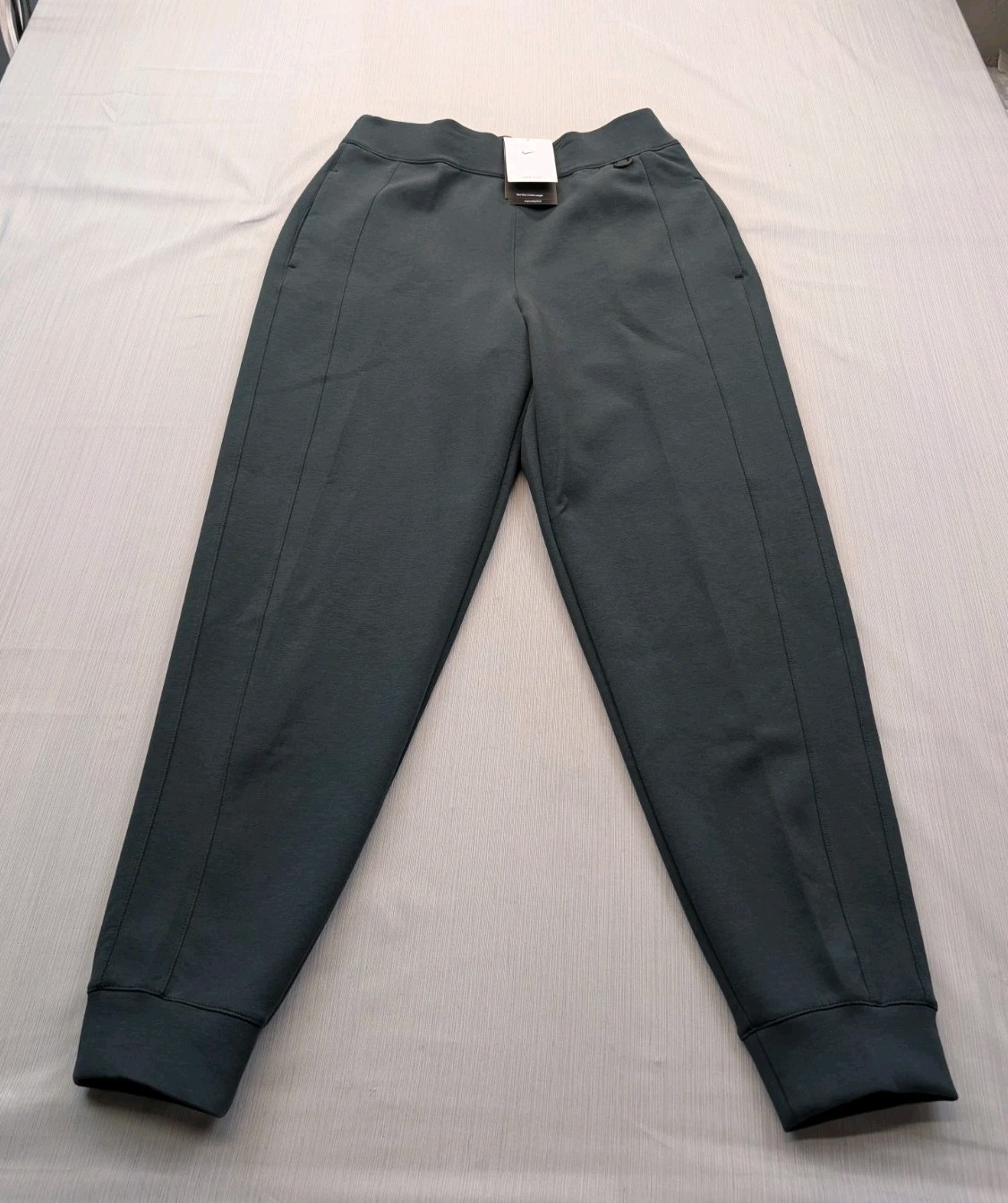 New Nike 24.7 Impossibly Soft Joggers Womens Size Medium Midrise Ankle