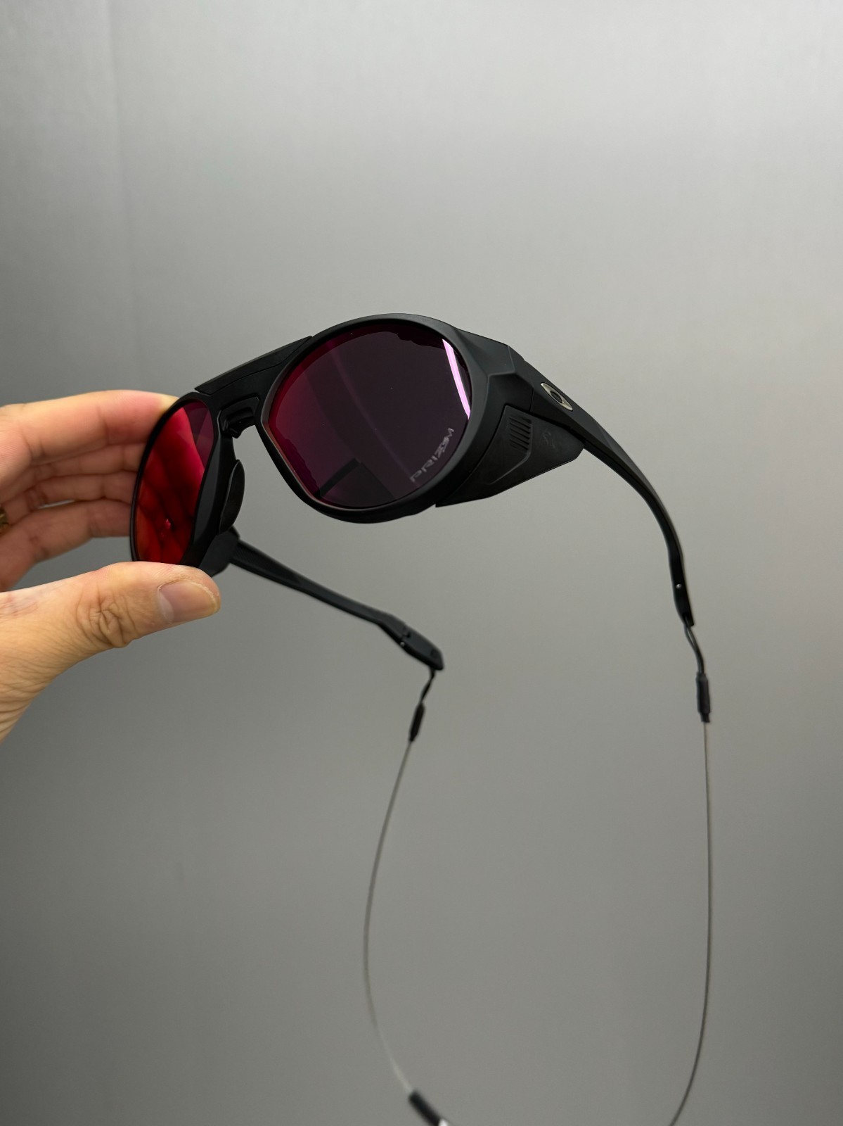 Oakley CLIFDEN OO9440 Matte Black Round Ruby Lens Sunglass New