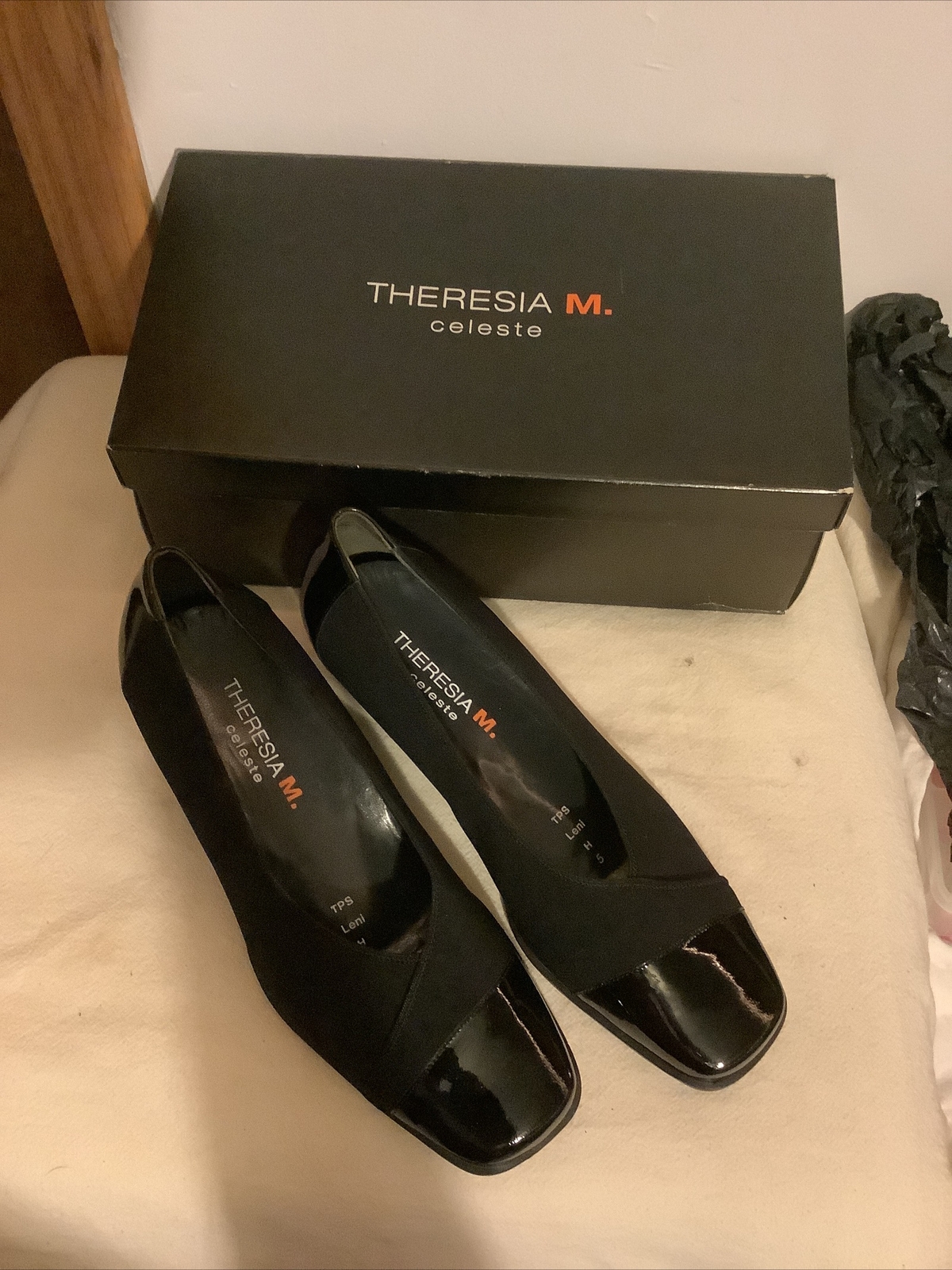 Theresia M Pumps ~Black 7.5 W Leather/Patent Leather~ Non Slip Soles ~Worn Once