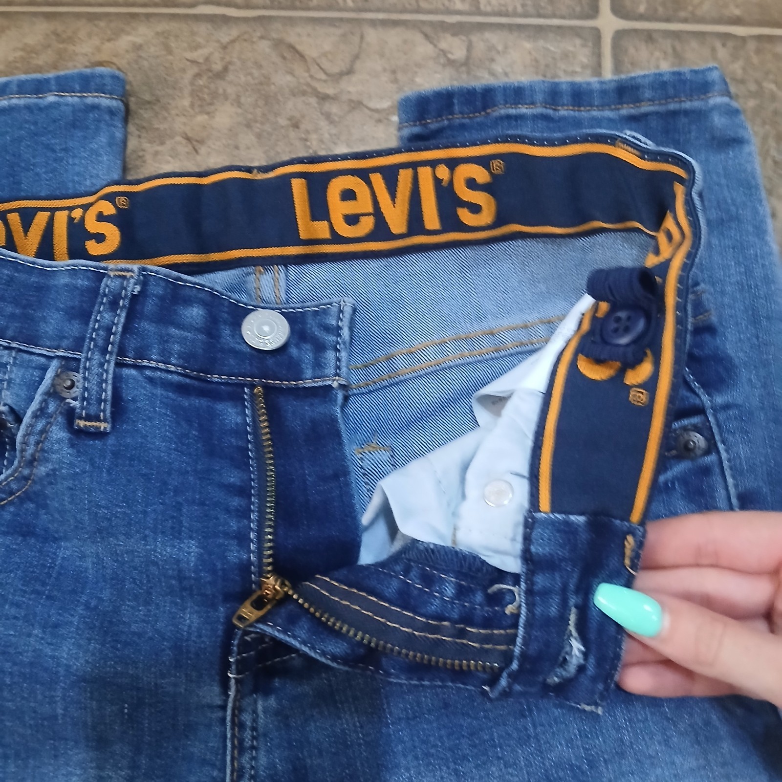 Levi’s 510 25×26 (10 Reg ) Slim Fit Zip Fly & Button Closure Denim Jeans Casual