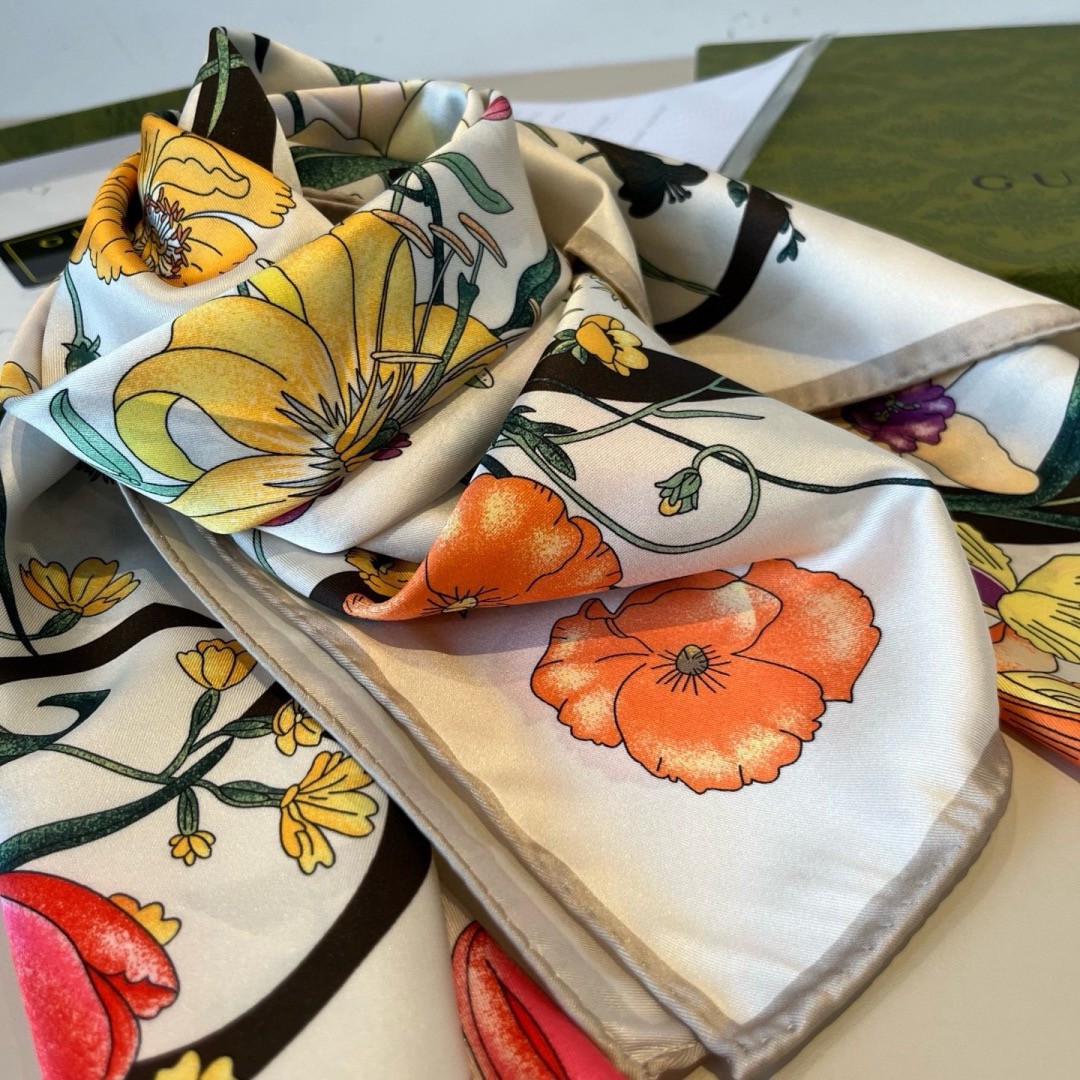 Gucci Floral Patterns silk Scarf Shawl
