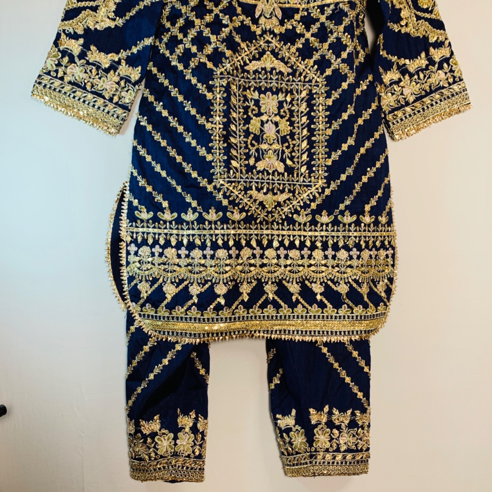 Nazila Couture size Small Embroidered Navy Blue Kurta & Salwar Set NWOT
