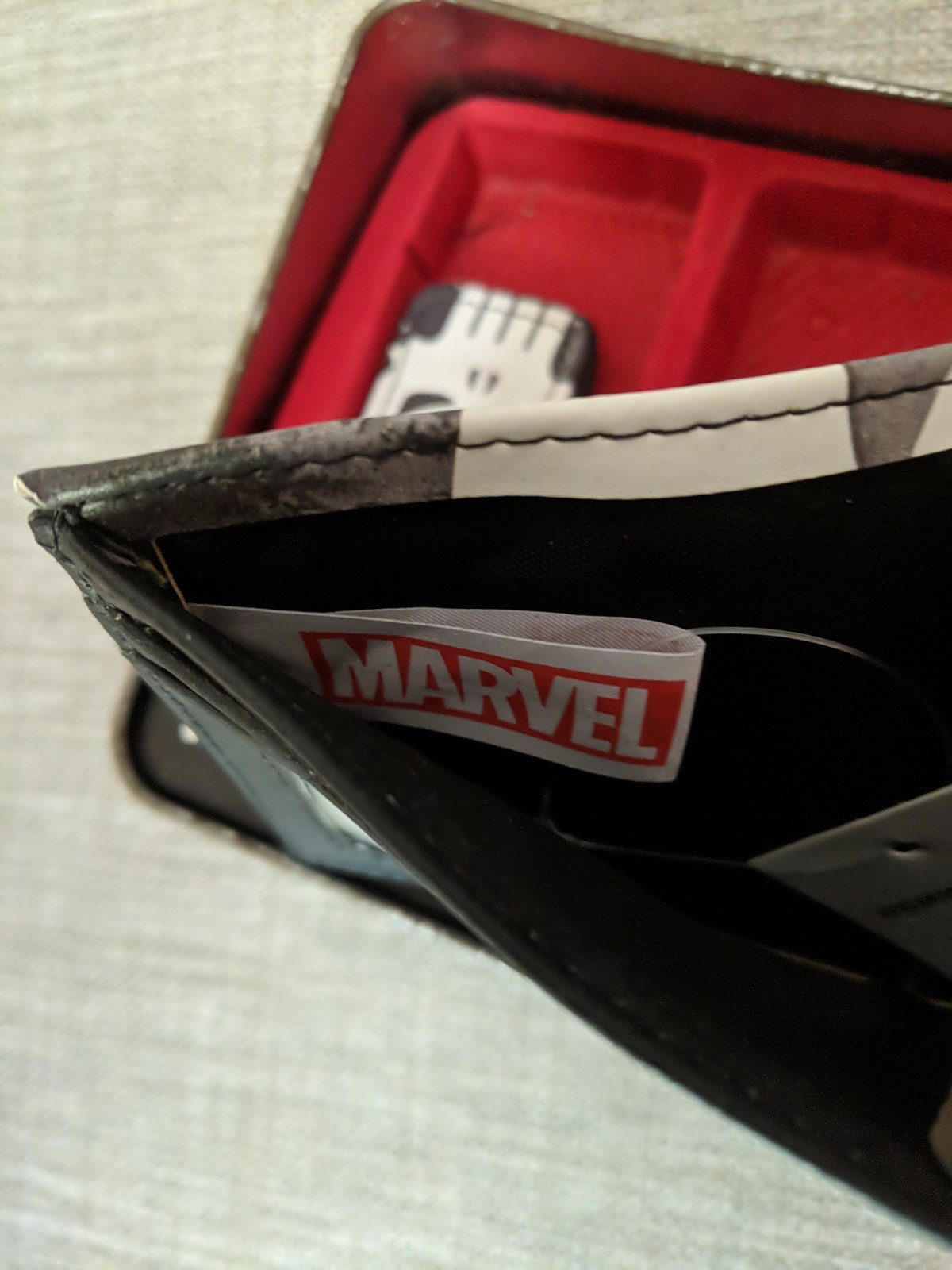 The Punisher Bifold Wallet with Money Clip Tin Marvel Comics Novelty Black NOWT