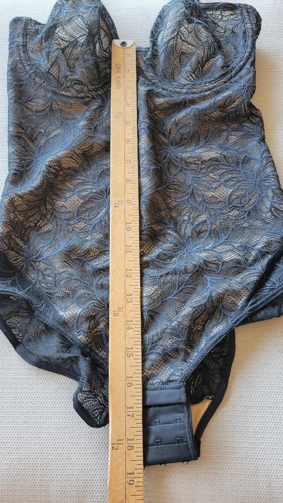 Leonisa Underwired Lace Shaping Smoothing Shapewear Bodysuit Medium Black – NWT