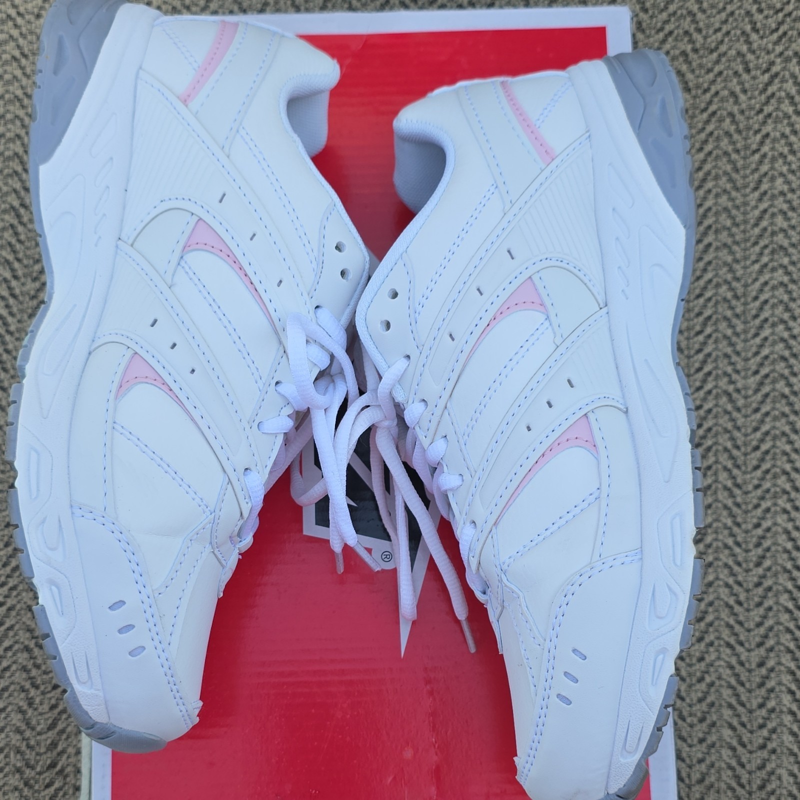 Avia Avi-Verge Women’s Wide Lace-Up Cushioned Mesh Walking Sneakers White/Pink