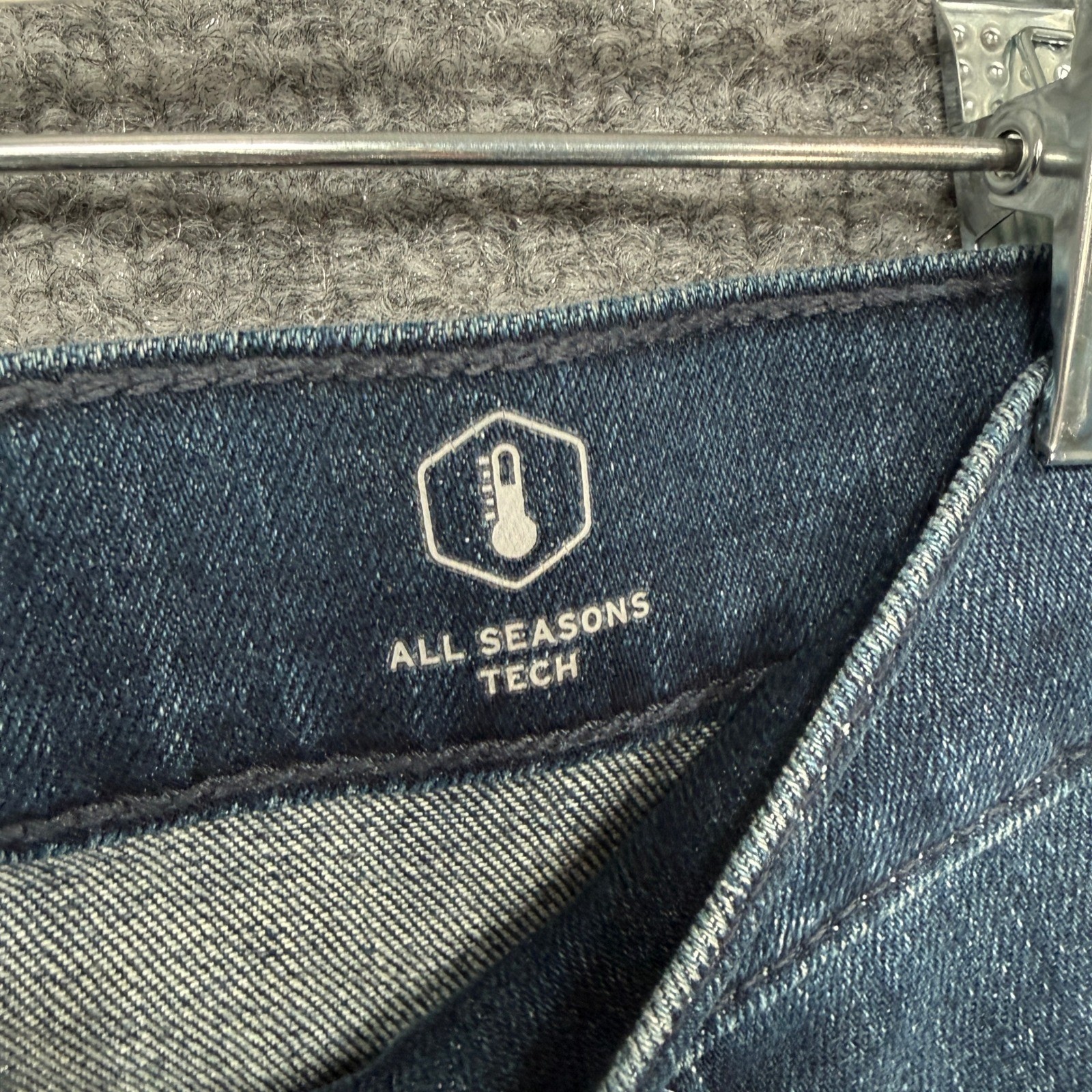 Levis 541 All Seasons Tech Jeans Mens 38×34 Blue Athletic Taper Stretch Denim