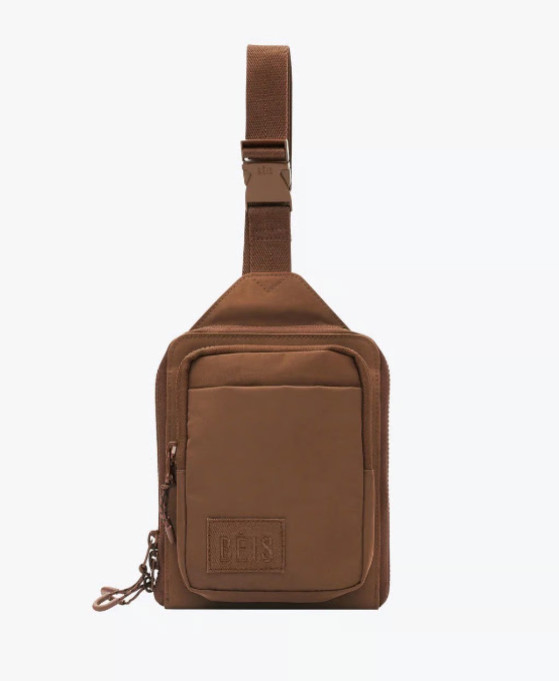 BÉIS The Sport Sling’ in Maple | Brown Crossbody Athletic Gym Bag – New
