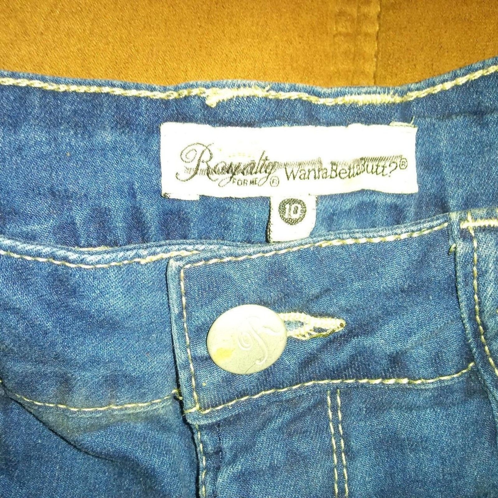 Royalty Dark Blue Women’s Denim Jean Capri’s sz 10 B6