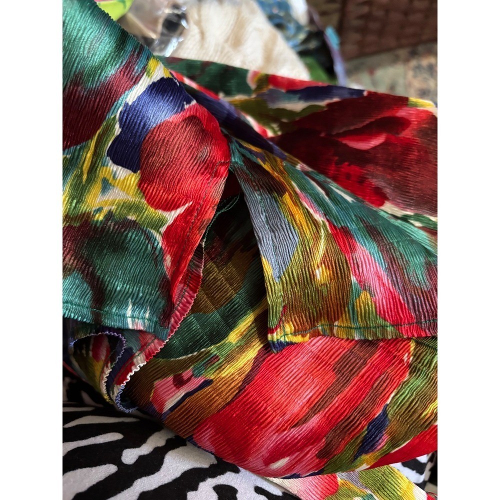 Coldwater Creek Top Womens M Medium Fun Floral ARt 2 wear Stretch button down
