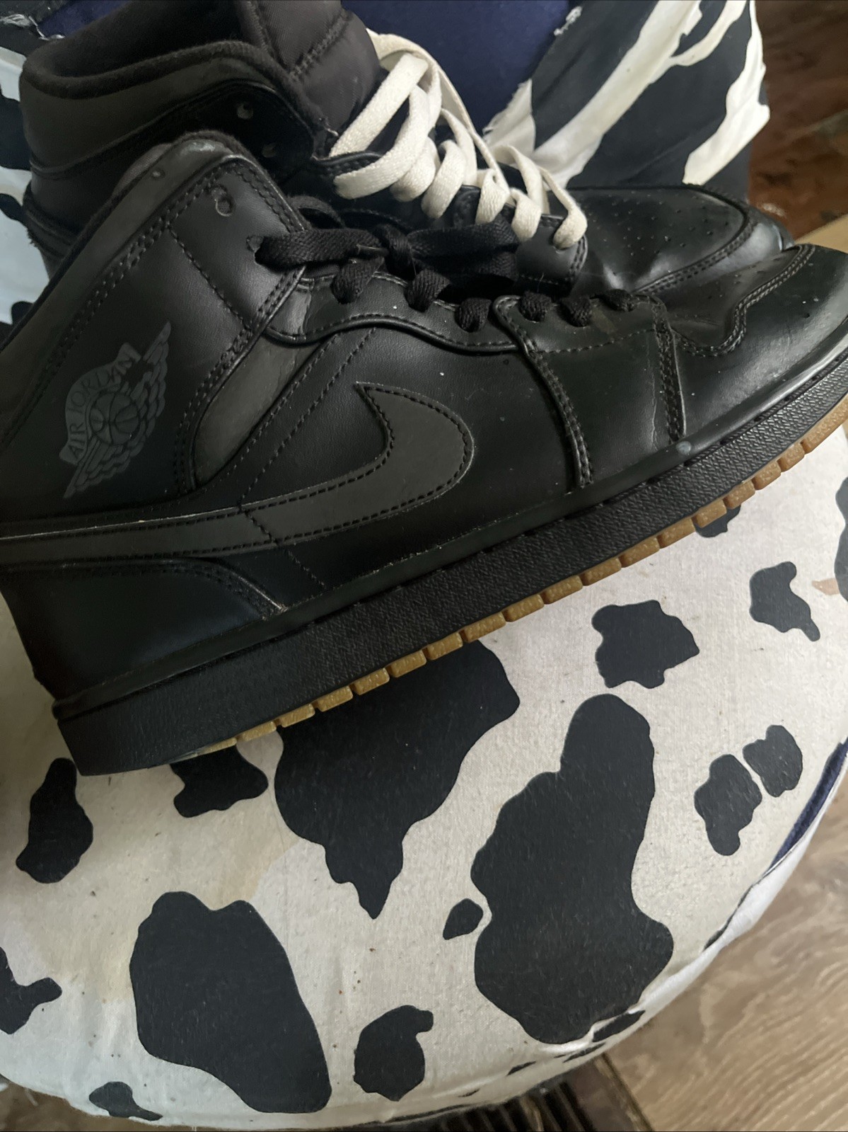 Size 10 – Air Jordan 1 Mid Triple Black