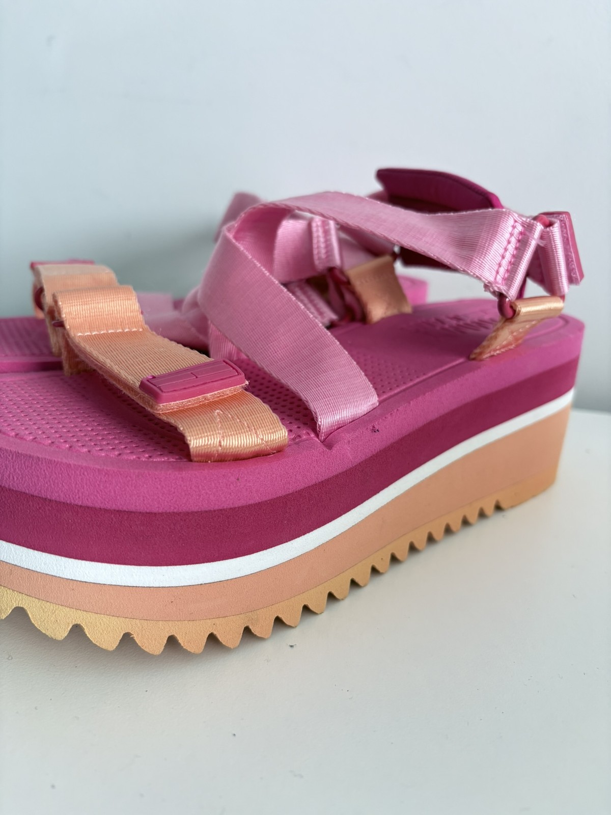 Tommy Hilfiger Pop Color Flatform Sandal – pink sandals, size 37