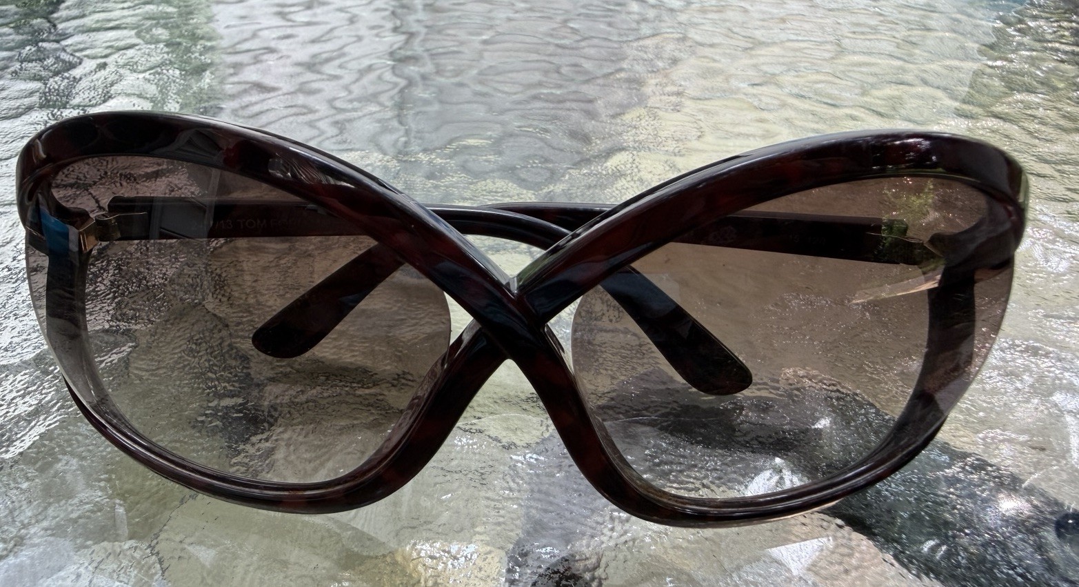 Tom Ford 2.1 Oversized Sunglasses Brown Plastic Frame Brown Tinted Lenses UV400