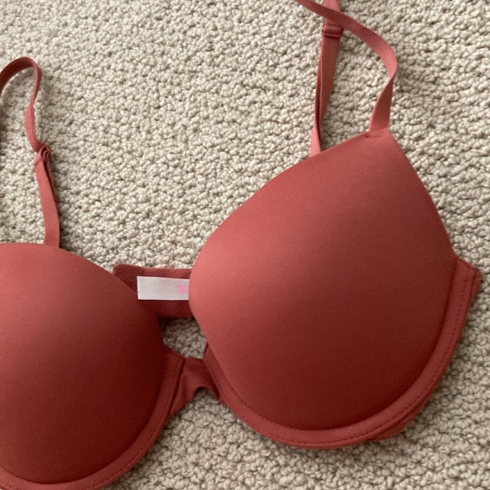Victoria’s Secret PINK Wear Everywhere Push-Up Bra Brick Red Size 32C VEUC