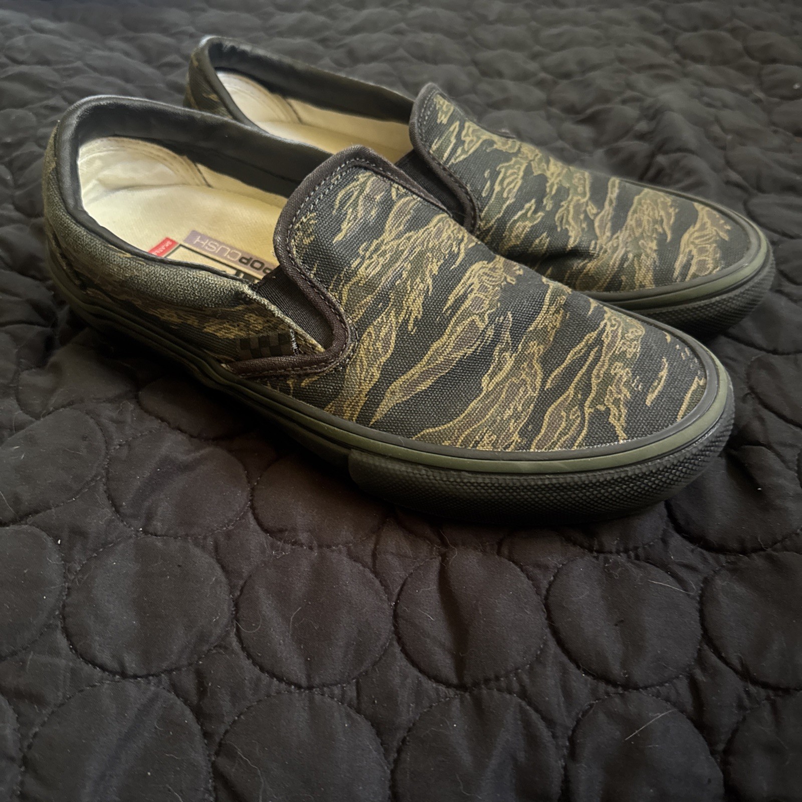 MENS VANS SLIP ON TIGER CAMO SIZE 6.5 PROFESSIONAL SKATE SHOES
