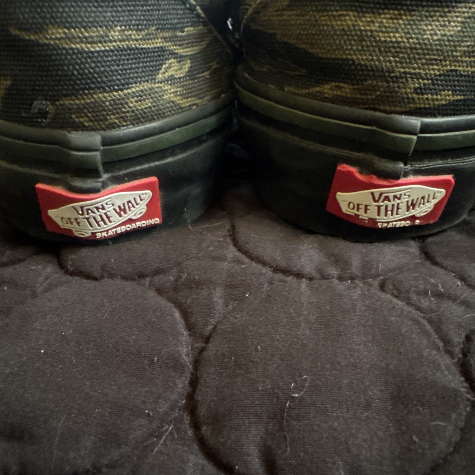 MENS VANS SLIP ON TIGER CAMO SIZE 6.5 PROFESSIONAL SKATE SHOES