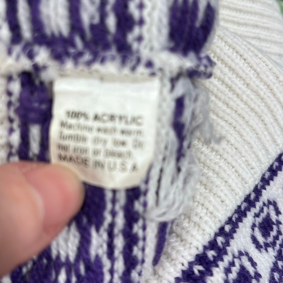 World Trade Knits Women’s Vintage Sweater White purple green S SEE DESCRIPTION