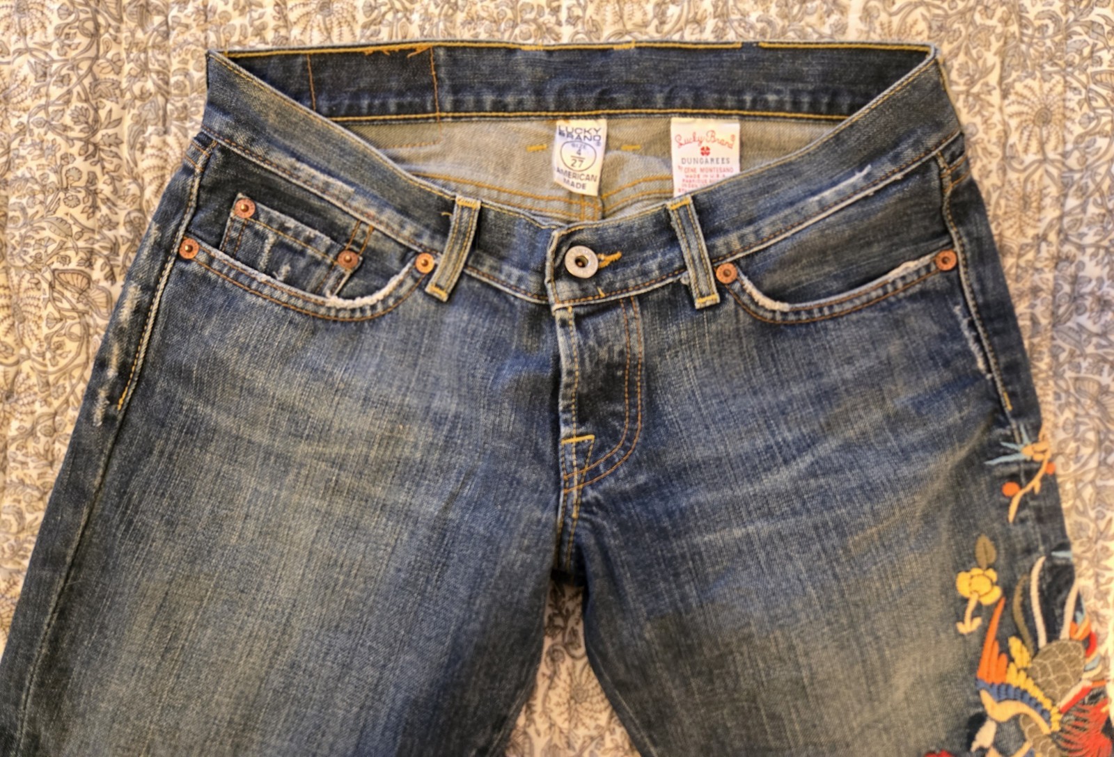 Sz 4 Lucky Brand Lil Maggie Jeans Low Cut Floral Embroidered Dungarees 32 inseam