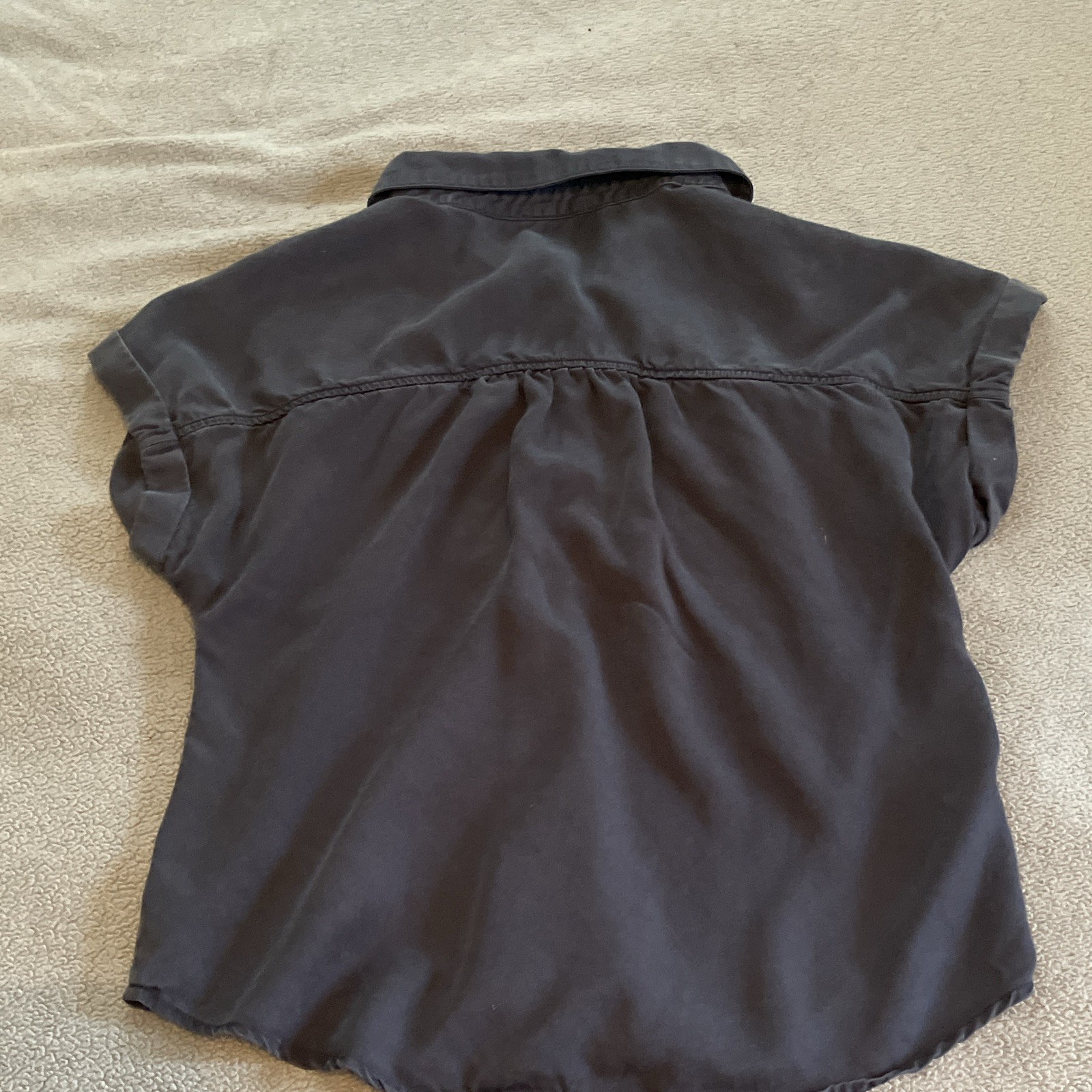 Evereve Women’s Black Solid Collared Cap Sleeve Button-Up Shirt Top Size S