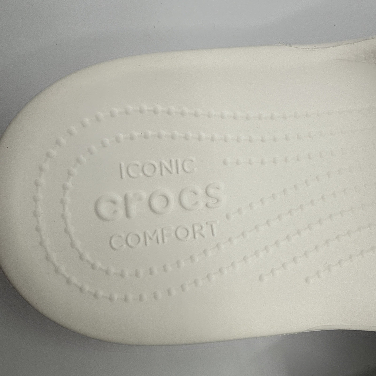 CROCS 205392-126 Unisex-Adults Bayaband Slides in White/Navy – M 8 / W 10