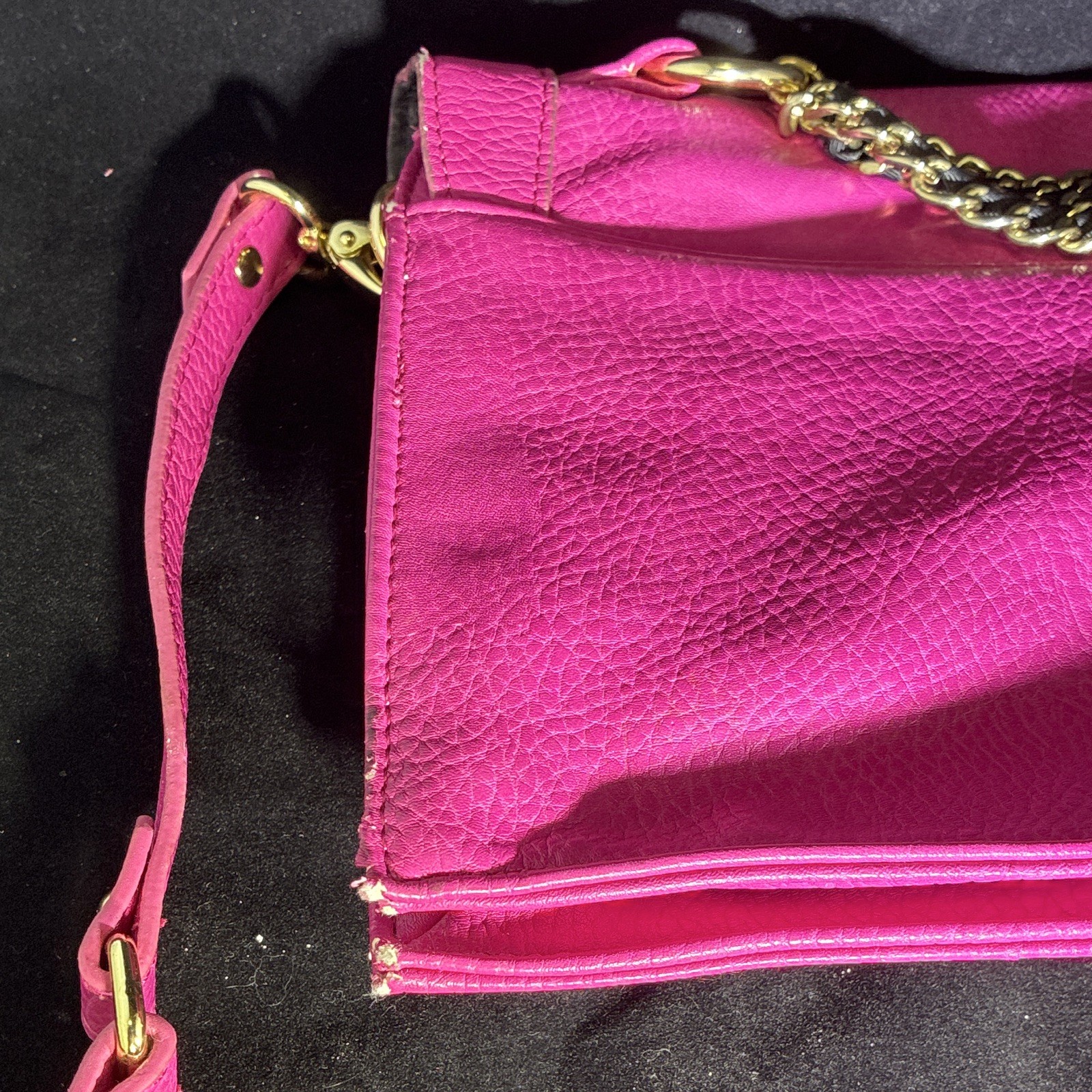 Olivia + Joy Pink Pebbled Crossbody Bag, Gold Chain, Turn Lock, Detachable Strap