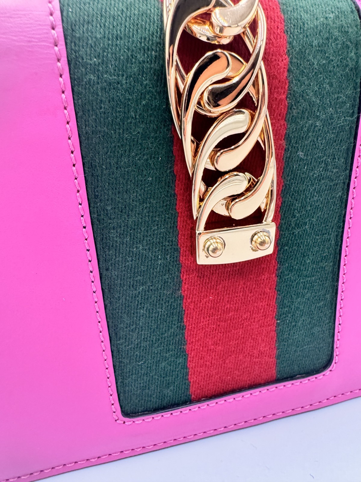 Authentic Gucci Sylvie Small Pink Leatheer Shoulder Bag Gold Chain Webstripe
